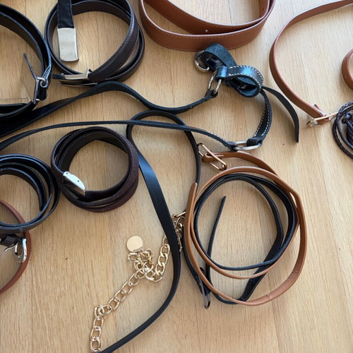 Belt pack with 16 pieces like new, leather and casual styles