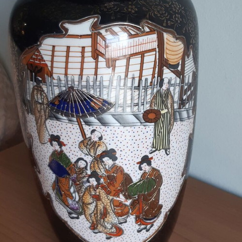 Asian vases Handpainted Royal Satsuma 24k gold like new, porcelain handpainted