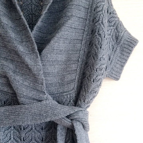 Knitted long kazaka sweater large new, gray