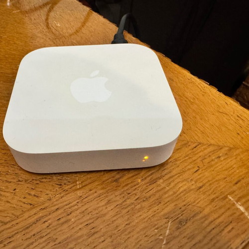 Apple AirPort Express 802.11n (2nd Generation) A1392 used