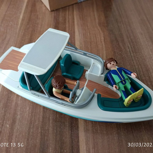 Playmobil no 6981 used with missing parts