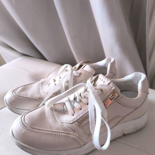 Marco Tozzi sneakers beige used, size 39, athletic