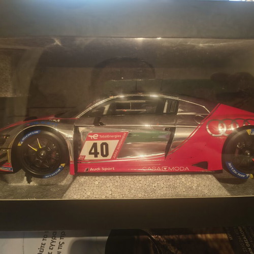 Audi R8 μεταλλικό μοντέλο 1:18 καινούργιο