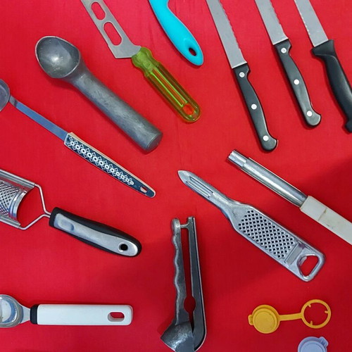 Kitchen tools used, set of 20 pieces with knives