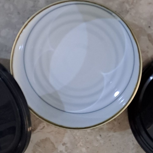Metal tins new, set of 3 with plastic lid