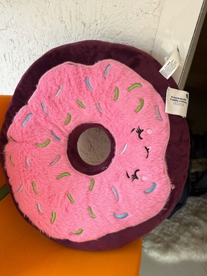 Flying Tiger Donut pillow like new