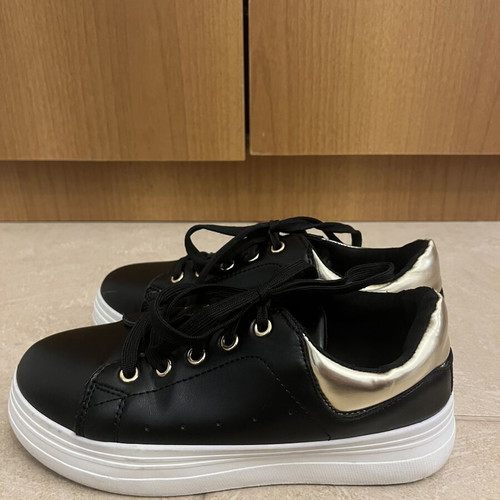 Black platform sneakers size 38 like new with white sole