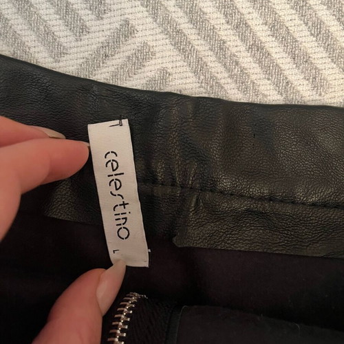 Celestino black leather skirt used, size Large with zipper