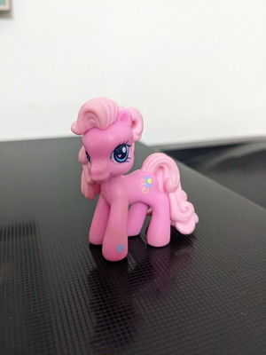Small pony figure like new, 6cm