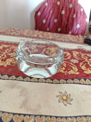Γυάλινο διακοσμητικό τασάκι καινούργιο, ύψος 6