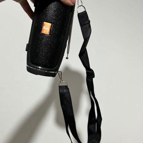 Portable Bluetooth Speaker like new with FM antenna and USB-C