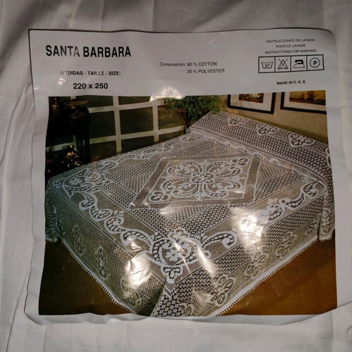 Santa Barbara knitted bed cover like new, 220x250 cm