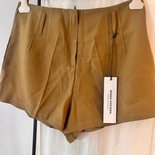 Vassia Kostara set new, small, green
