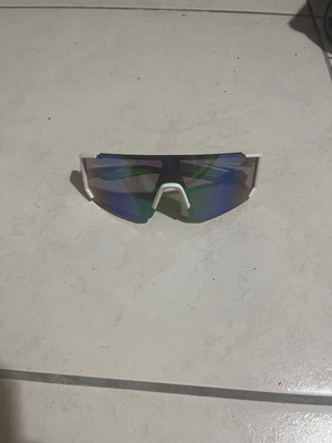 Sunglasses like new, white and green with case and cloth