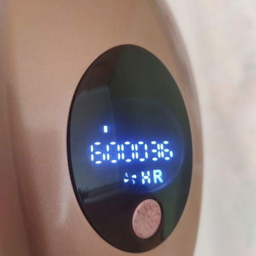 IPL hair removal device new with 600,000 flashes