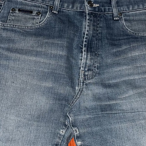 Chevignon Blue Jean W32 straight fit with distressed details