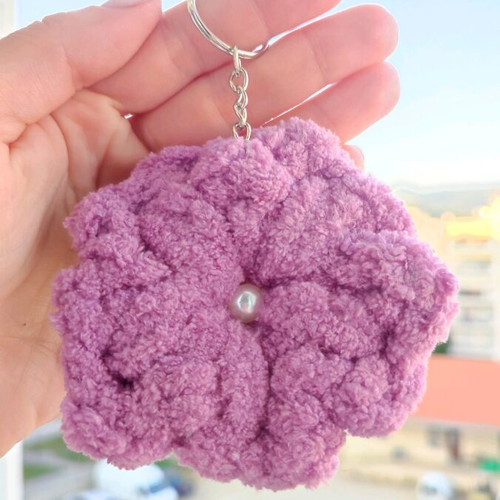 Crochet puffy flower keychain new with pearl and velour yarn