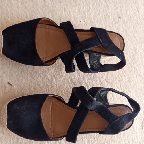 H&M black suede platform sandals, size 40