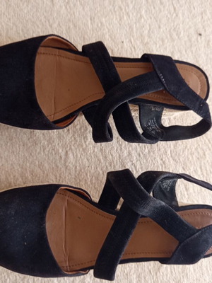 H&M black suede platform sandals, size 40