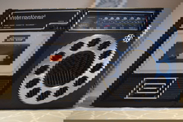 Κασετόφωνο , Vintage .International 3 BAND RADIO CASSETTE RECORDER AC-BATTERY