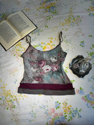 Morgan grunge sleeveless shirt with rose design like new, gray and purple