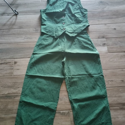 Set pants and vest green like new