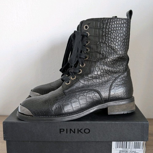 Pinko leather boots size 38 like new, black