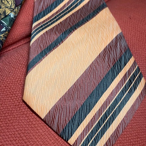 Set of 3 ties like new