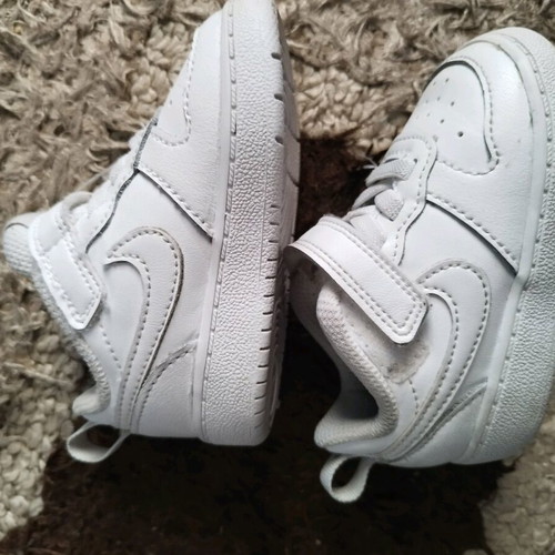 Παπουτσάκια Nike λευκά νούμερο 19,5 σαν καινούργια