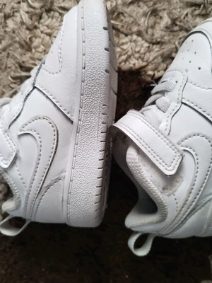 Παπουτσάκια Nike λευκά νούμερο 19,5 σαν καινούργια