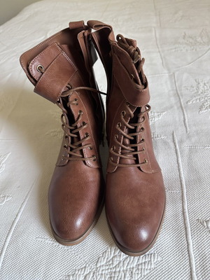 Women's brown ankle boots new with inner lining