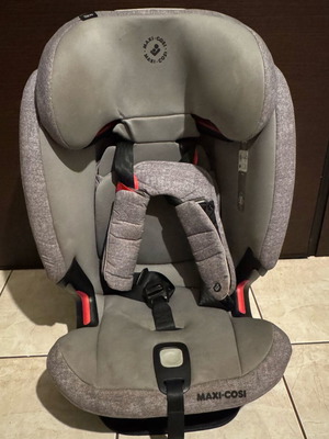 Κάθισμα αυτοκινήτου Maxi Cosi Titan Pro μεταχειρισμένο με isofix και πλευρική προστασία