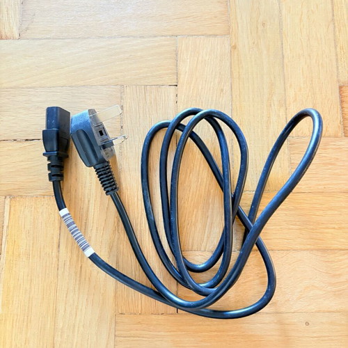 Power cable Type G to IEC C13 Foxconn like new, 1.8m length