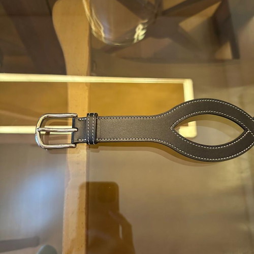 Hermes women's belt like new, size 80, white and beige