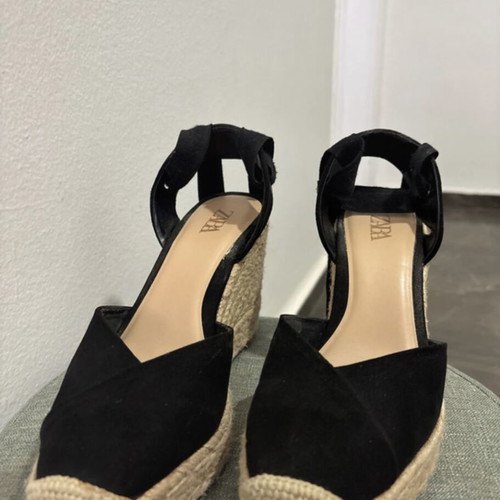 Zara women's espadrilles like new, size 37, black and beige