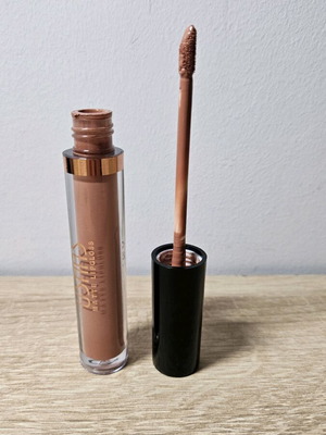 Liquid lipstick like new