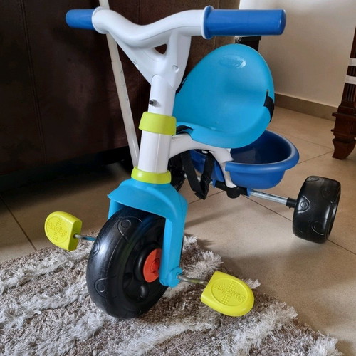 Smoby Convertible Kids Tricycle like new with parent handle and storage Be Fun