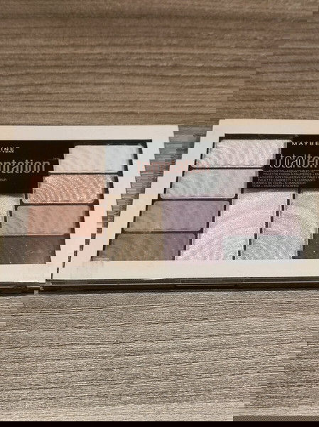 Maybelline Total Temptation Shadow + Highlight Palette