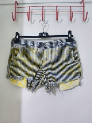 Y2K Acid Washed Striped Denim Shorts like new, size 29 Medium