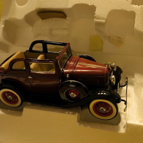 Franklin Mint Bonnie & Clydes 1932 Ford 1:24 new