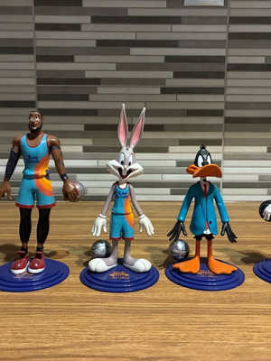 Looney Tunes Space Jam figures like new set with Funko Pop Daffy Duck