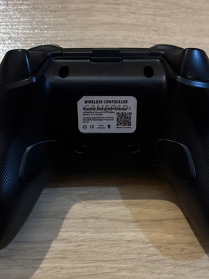Wireless controller like new, compatible with PC, phone, Xbox