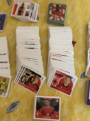 Συλλογή επίσημων αυτοκόλλητων Topps UEFA Euro 2024