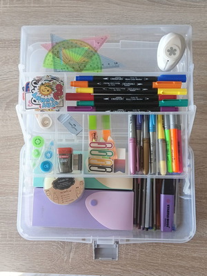 Stationery kit like new with 50+ pieces