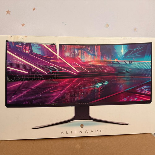 Dell Alienware 34” Ultra Wide Curved Monitor like new