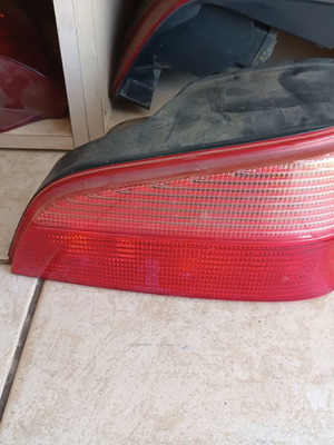 Πίσω δεξιό φανάρι για Peugeot 106 '96-'03 σαν καινούργιο