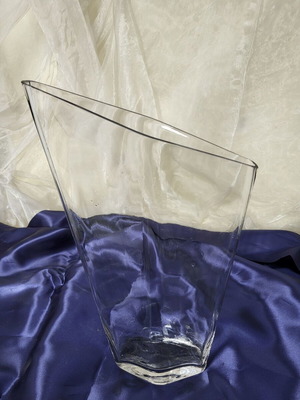 Large Crystal Floor Vase like new, modern asymmetric design, 50cm