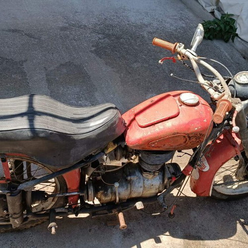 Bmw R 25/3 motorcycle used, 1950s model, needs restoration