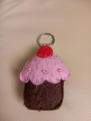 Cupcake key holder new felt in brown-red-pink colors