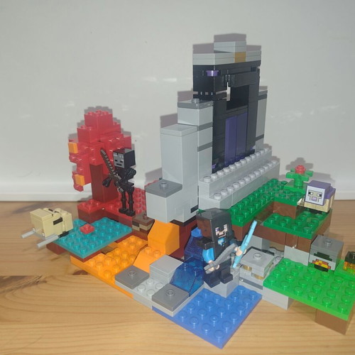 Lego The Ruined Portal Minecraft 21172 like new